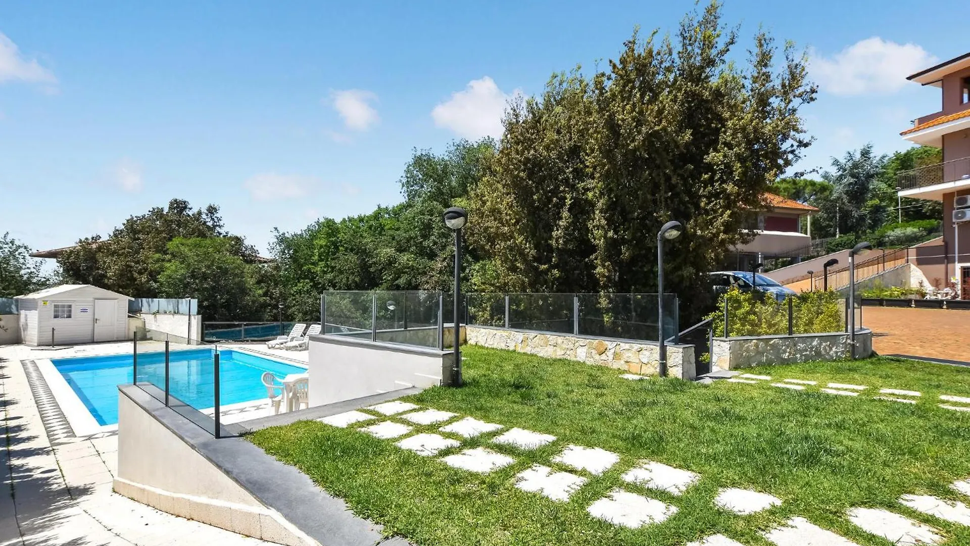 2 Bedroom Beautiful Apartment In Monterosso Fleri Италия