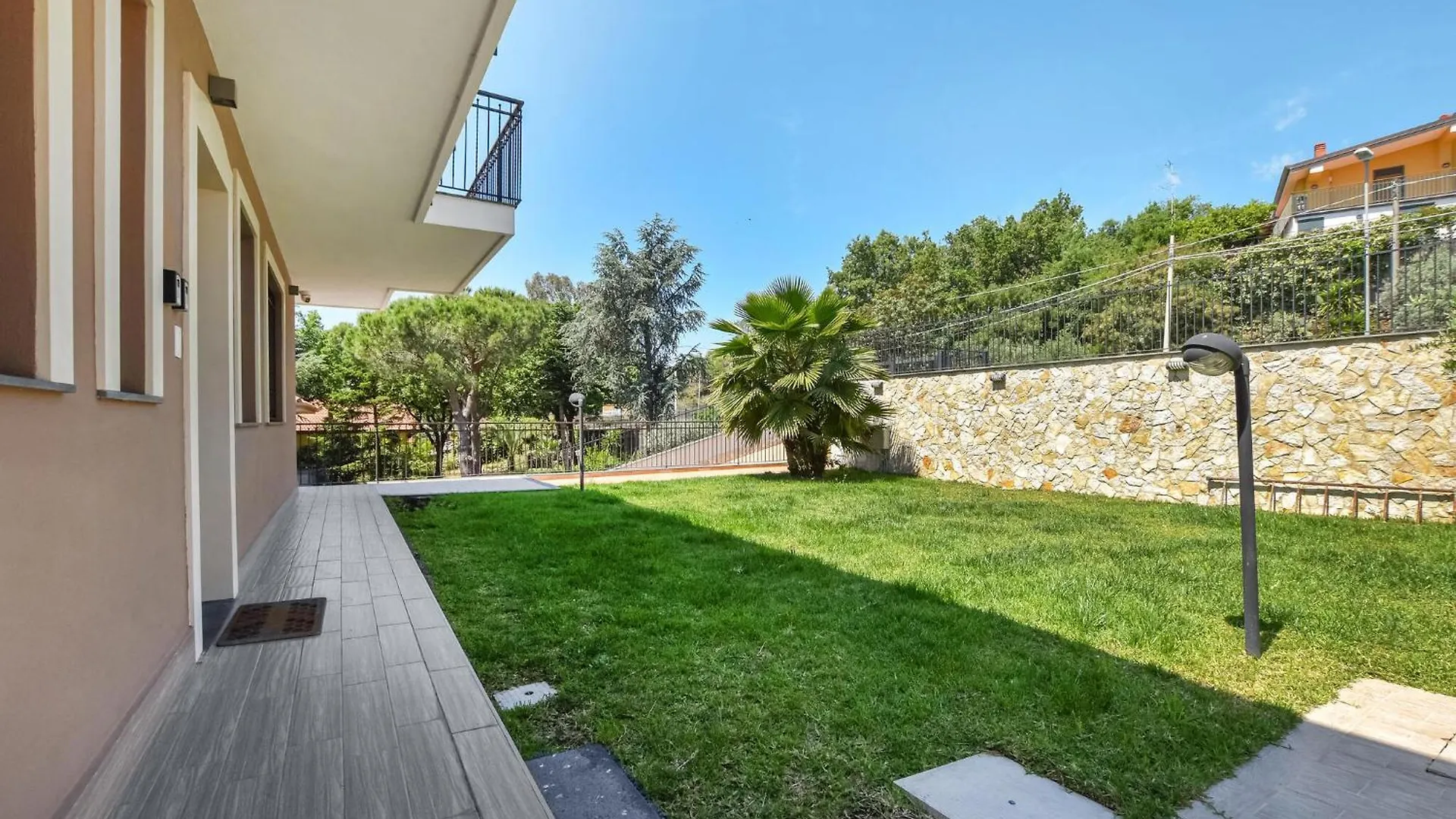 2 Bedroom Beautiful Apartment In Monterosso Fleri