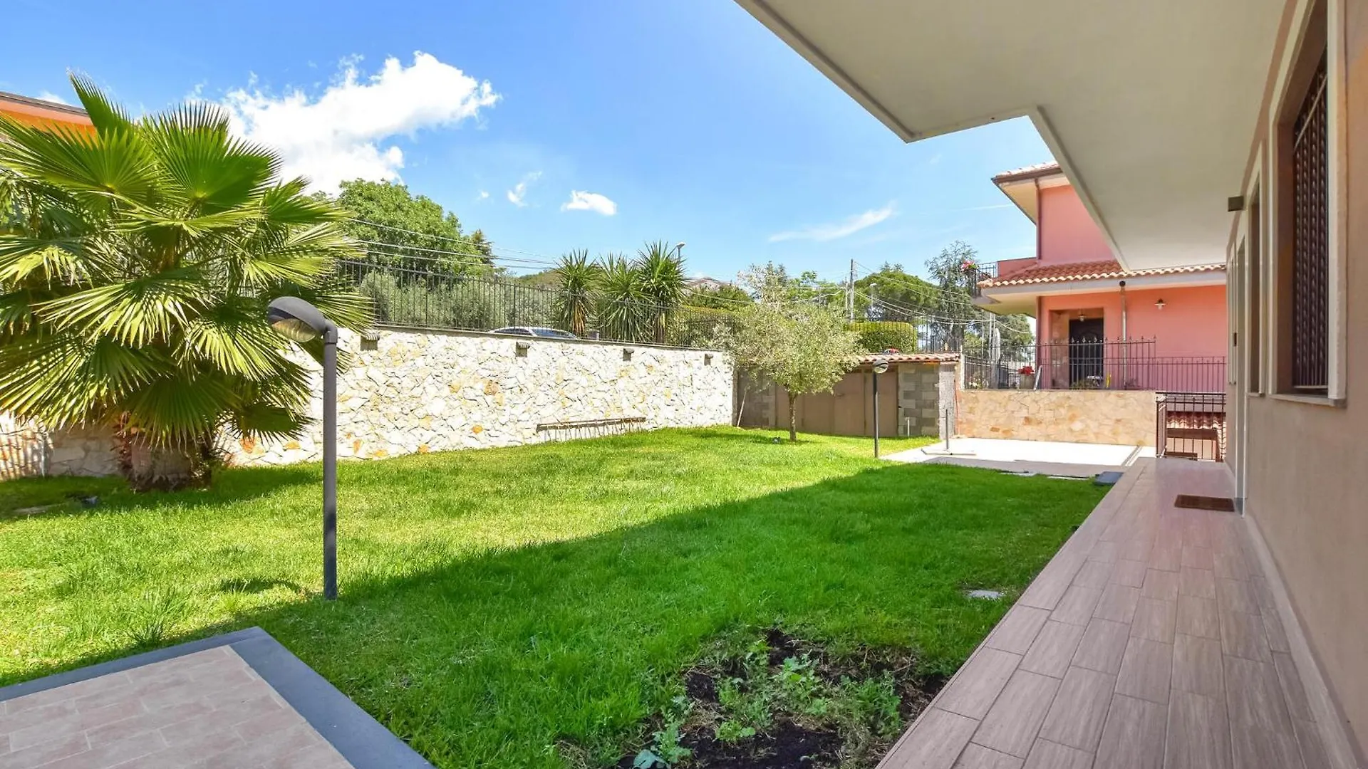 2 Bedroom Beautiful Apartment In Monterosso Fleri Италия
