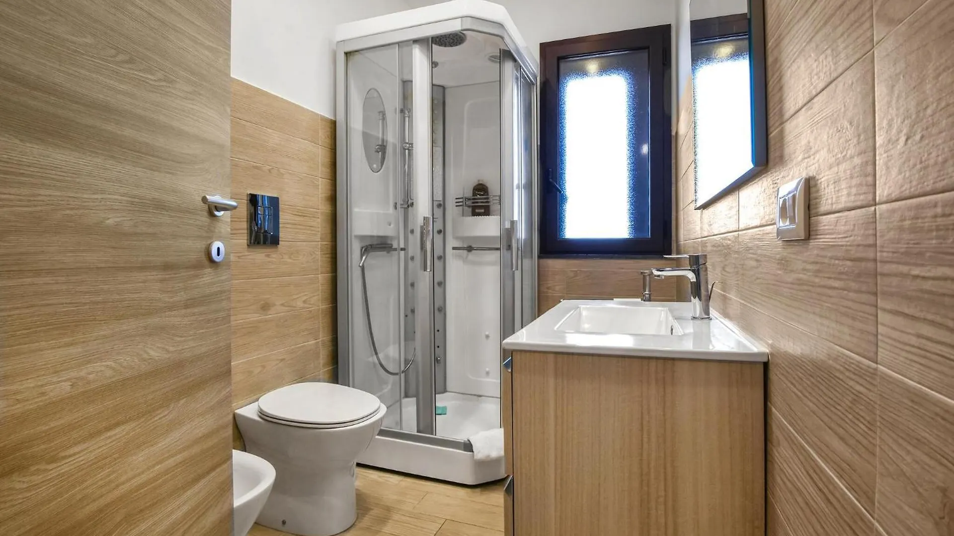 2 Bedroom Beautiful Apartment In Monterosso Fleri 0*,  Italy